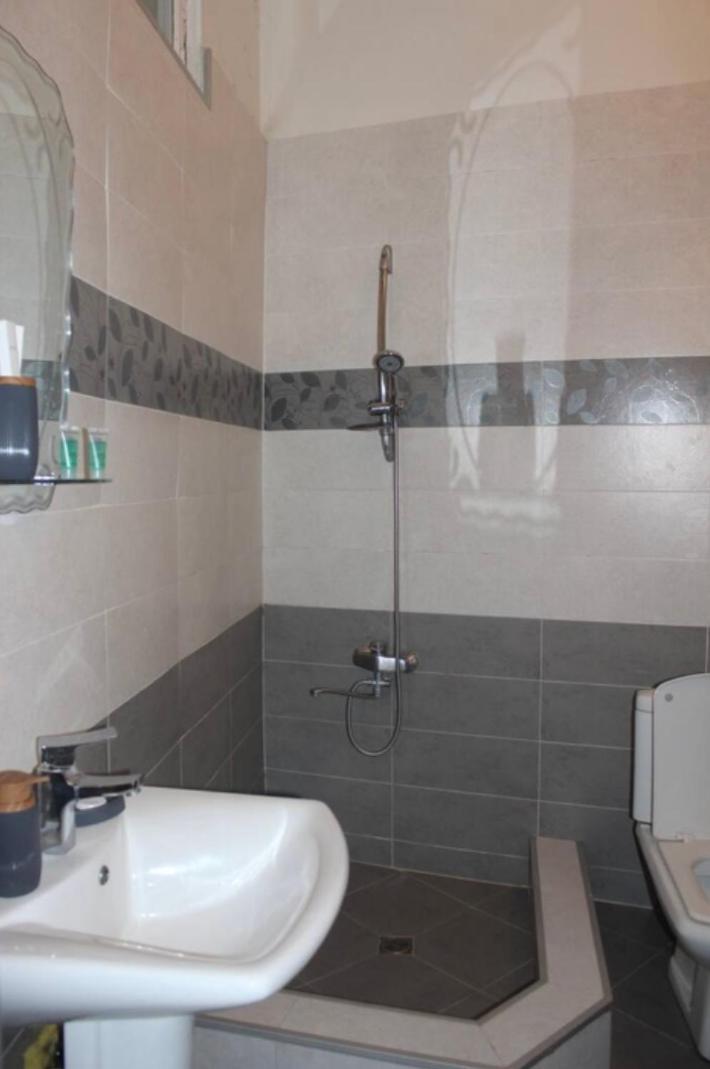 Leila Hotel Tbiliszi Kültér fotó